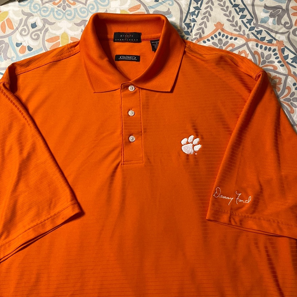 Men’s size large Clemson shirt sleeve shirt